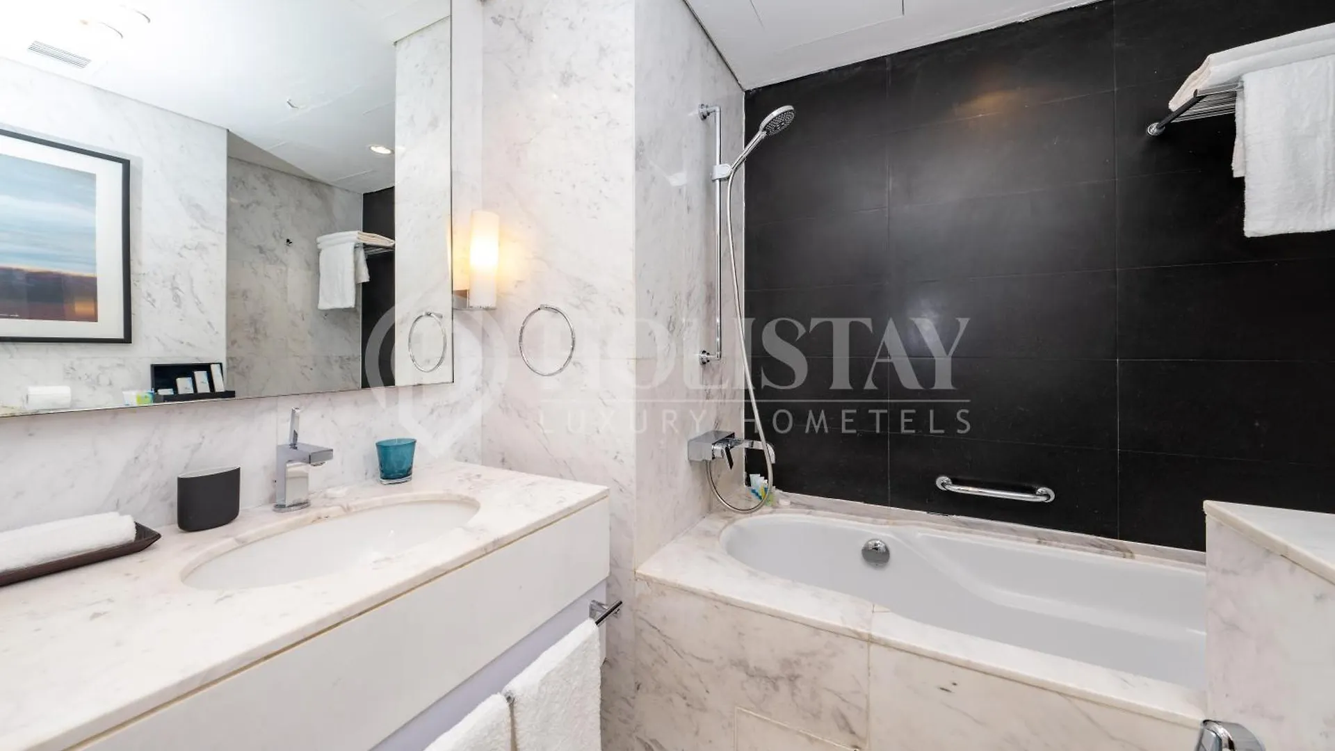 Holistay Luxury Homes - Burj Khalifa View - Direct Access Dubai Mall
